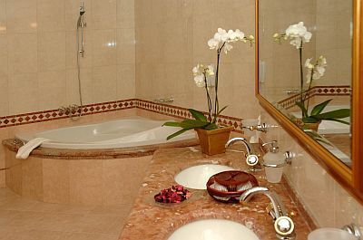 Polus Palace Golf Wellness Club Hotel - bathroom