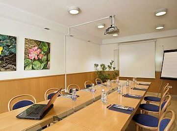 Business Hotel Jagello in Budapest - Conference hotel with garage in Budapest - Well equipped conference room expecting guests in Jagello Business Hotel Budapest