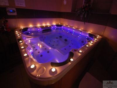 Jacuzzi of Hotel Sunshine - 3-star-hotel in Kispest with affordable prices