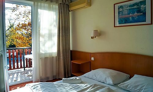 Cheap free room in Buda XII. district on Sasadi Road